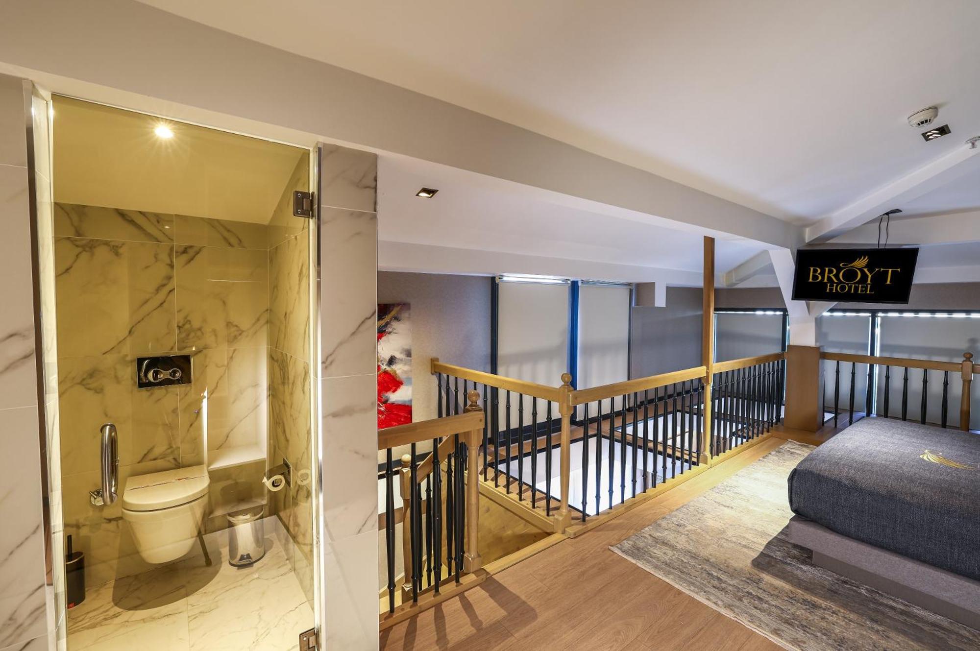 Otel Broyt