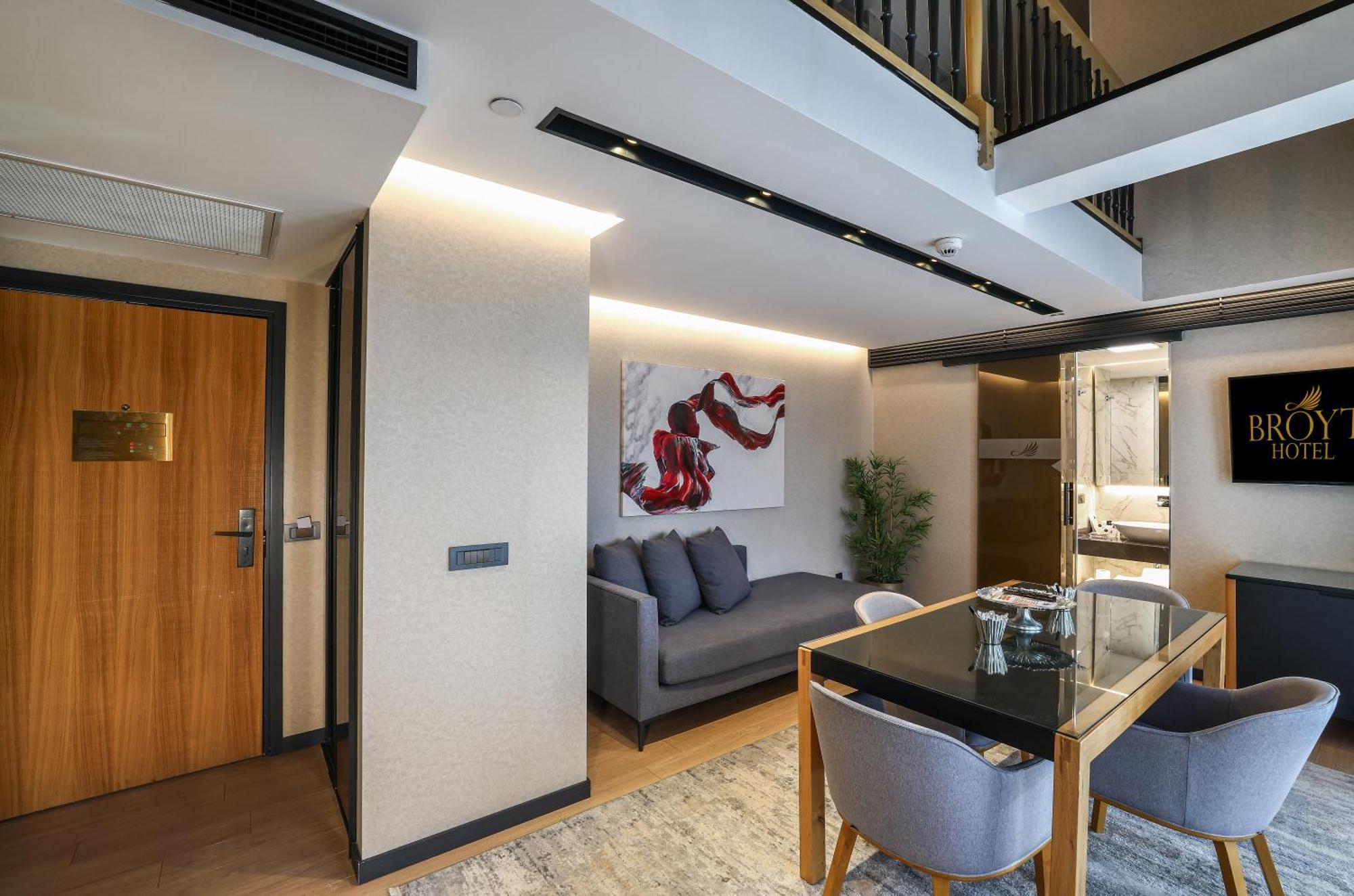 Otel Broyt