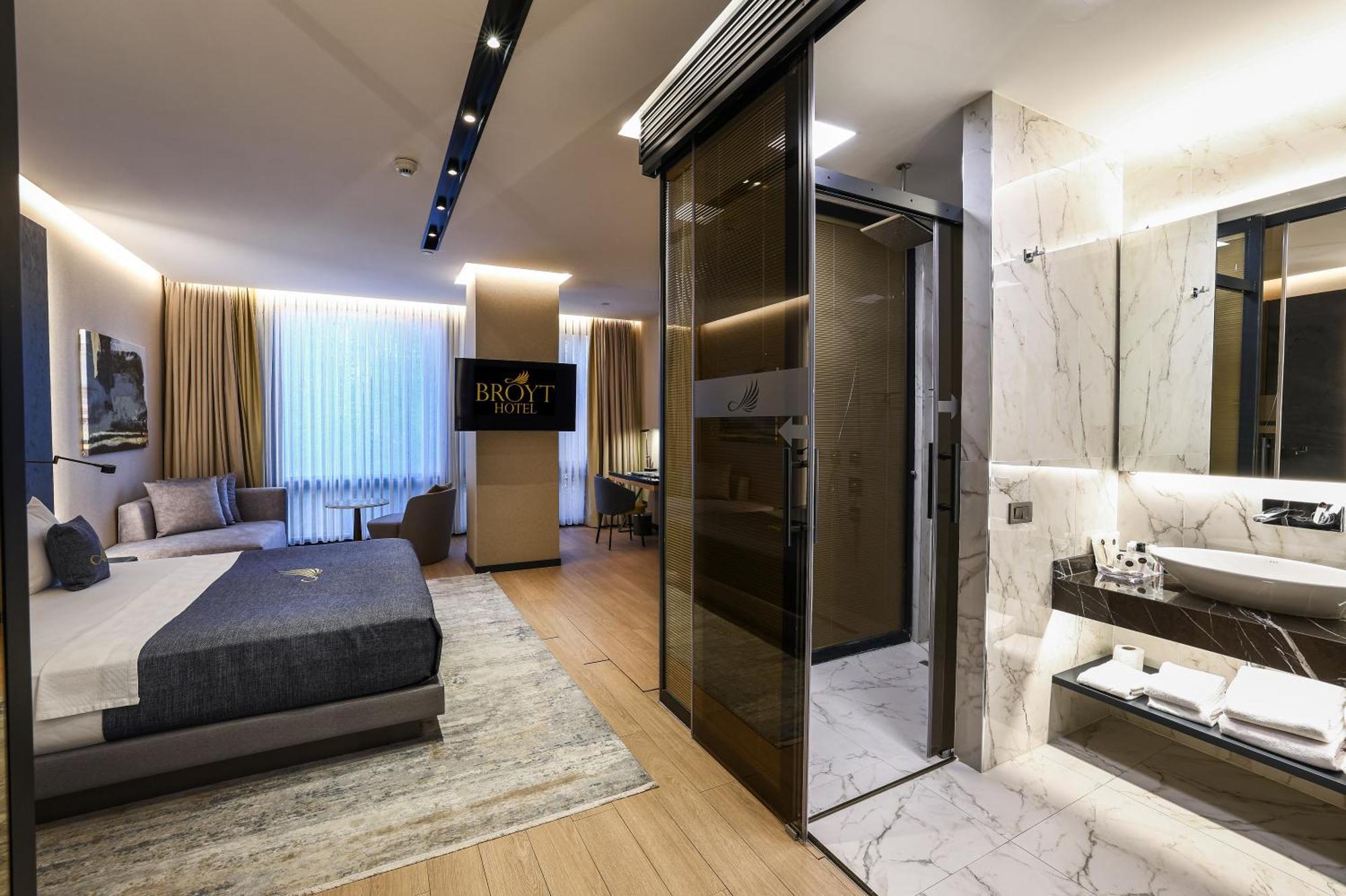 Otel Broyt