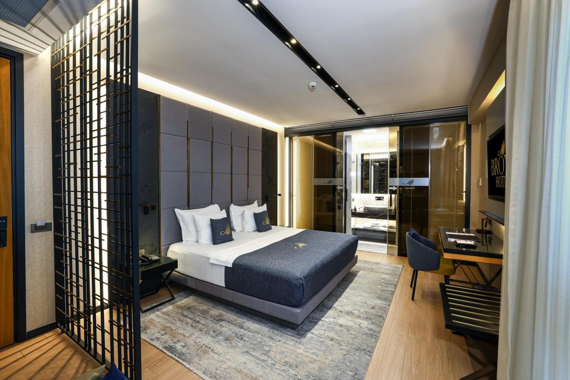 Otel Broyt 4*