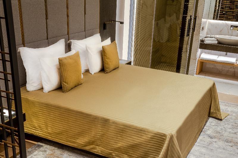 Otel Broyt 4*